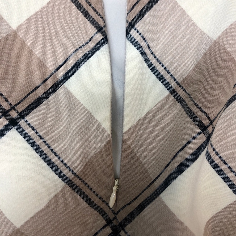Ann Taylor Tan and Cream Plaid Pencil Skirt - Picture 4 of 7